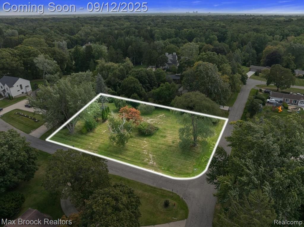1027 Joanne Court, Bloomfield Hills, MI 48302 Main Photo