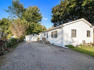 336 Raven Street, Lapeer, MI 48446