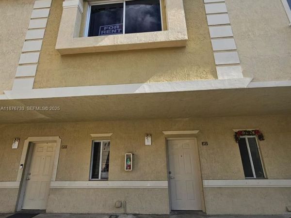 7995 NW 8th St, Unit 103, Miami, FL 33126