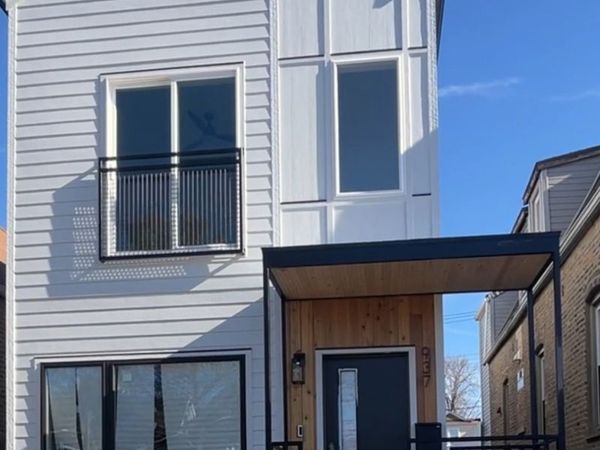 937 N Saint Louis Avenue, Chicago, IL 60651