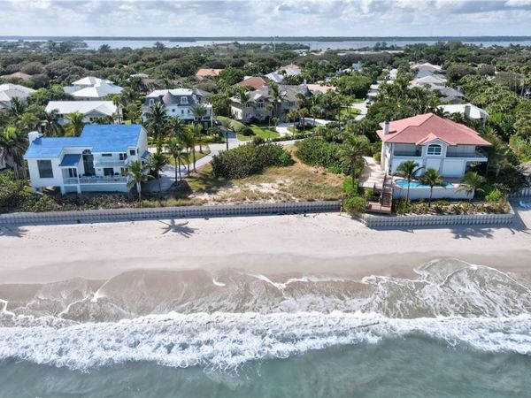 1972 Ocean Ridge Circle, Vero Beach, FL 32963