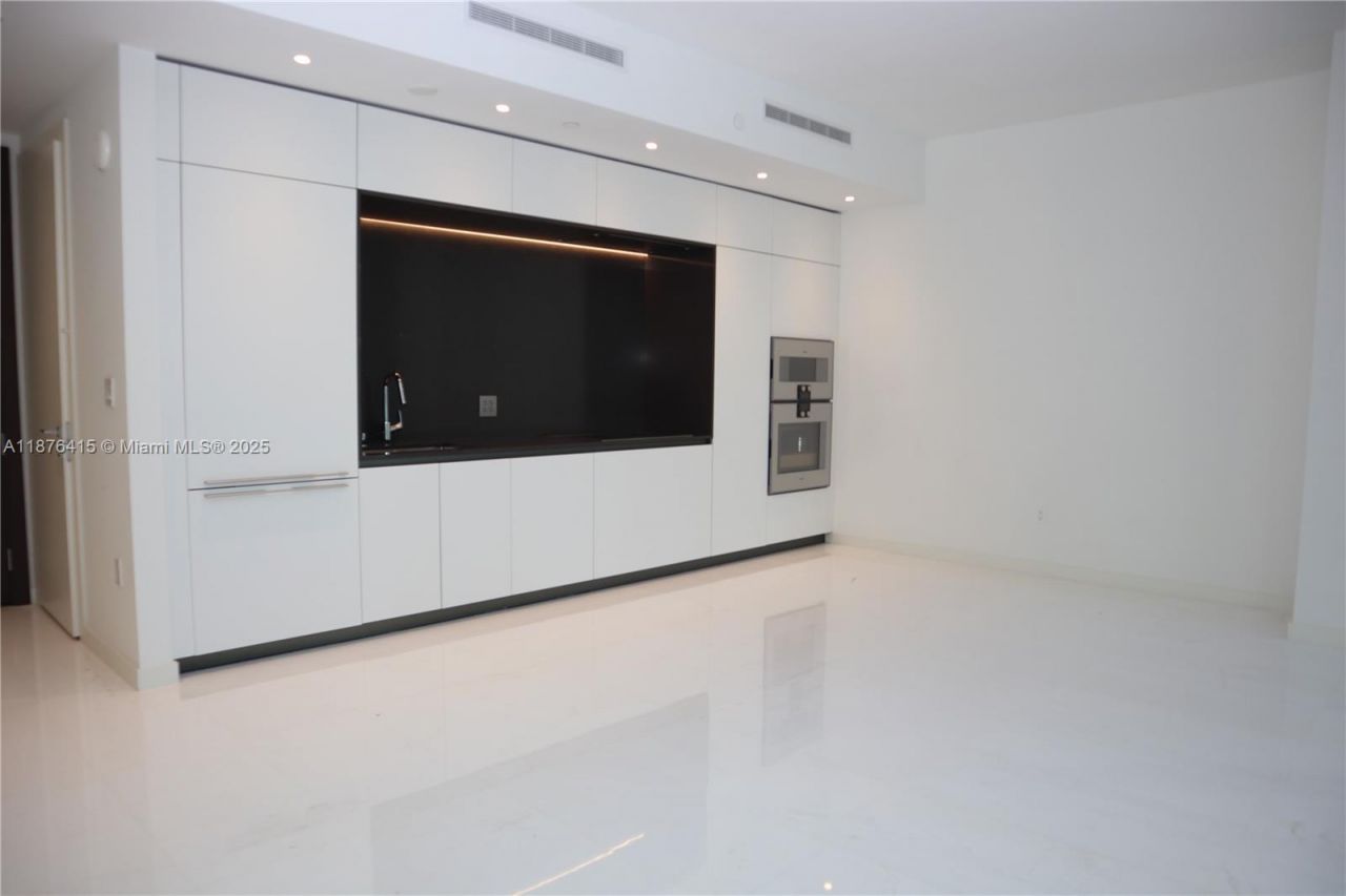 300 Biscayne Blvd Way, Unit 2308, Miami, FL 33131 Photo