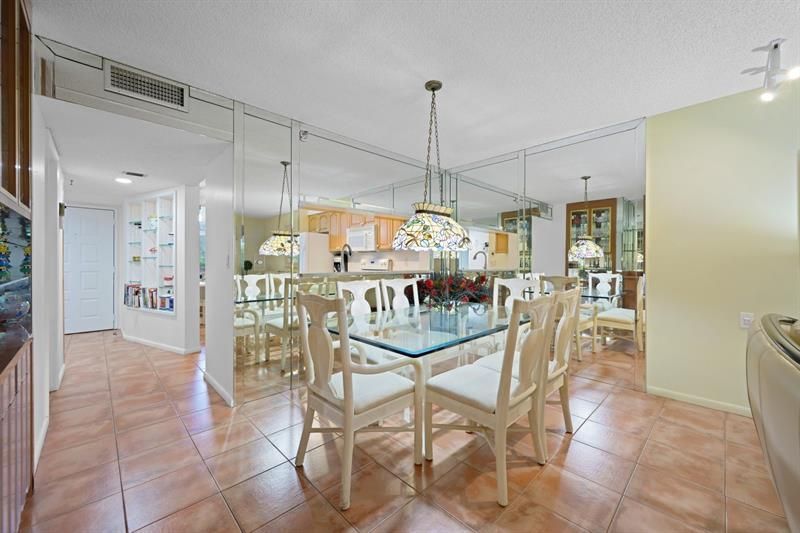 2206 S Cypress Bend Drive, Unit 208, Pompano Beach, FL 33069 Photo