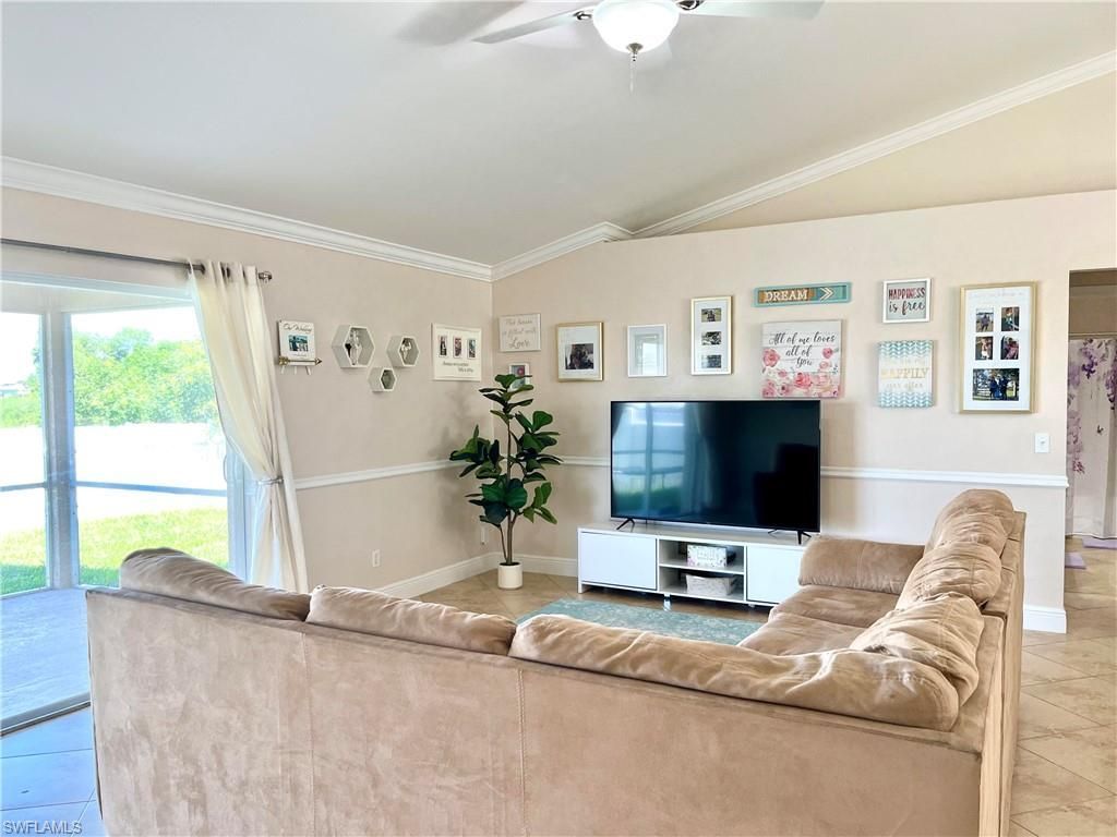 2720 NE 1st Pl, Cape Coral, FL 33909 Photo