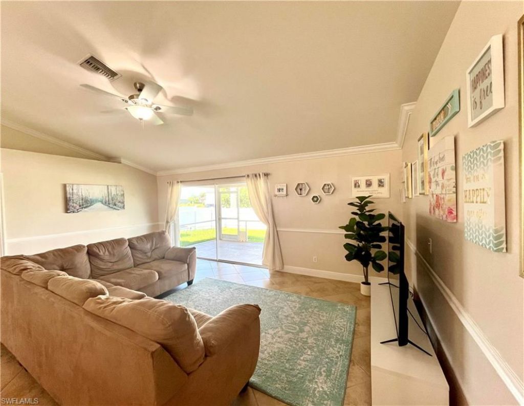2720 NE 1st Pl, Cape Coral, FL 33909 Photo