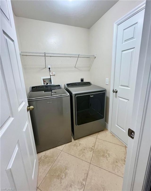 2720 NE 1st Pl, Cape Coral, FL 33909 Photo