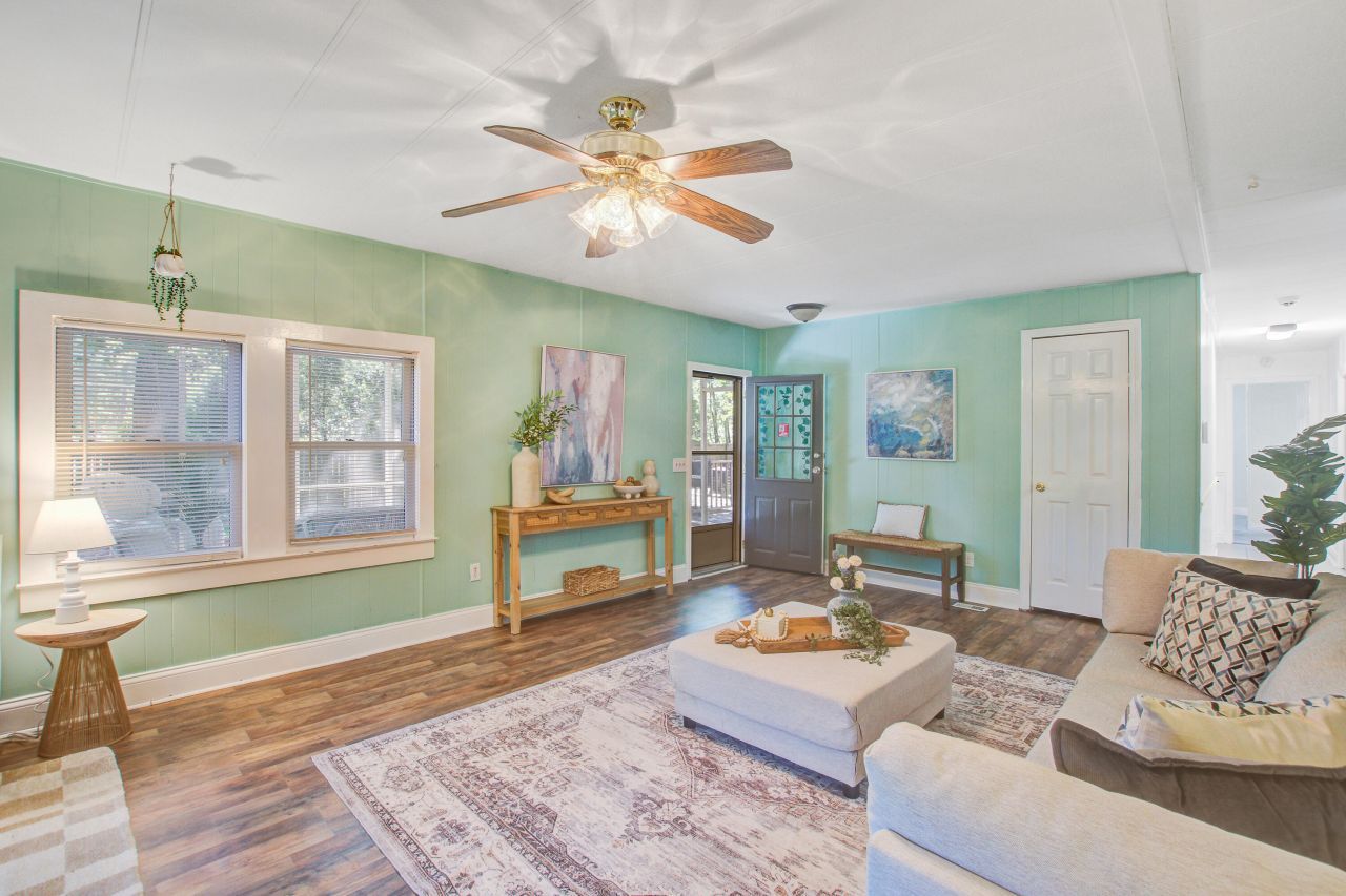 101 Lee Street Photo 13