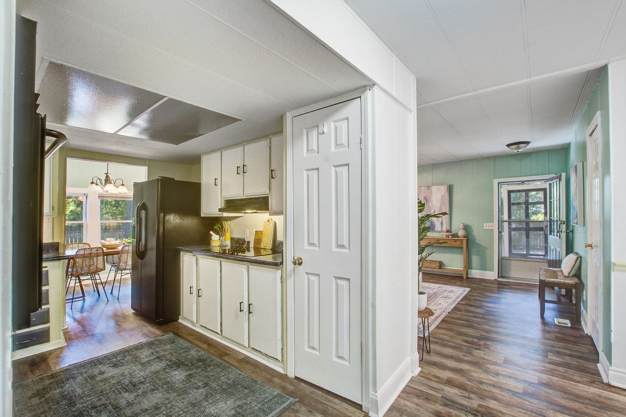 101 Lee Street Photo 7