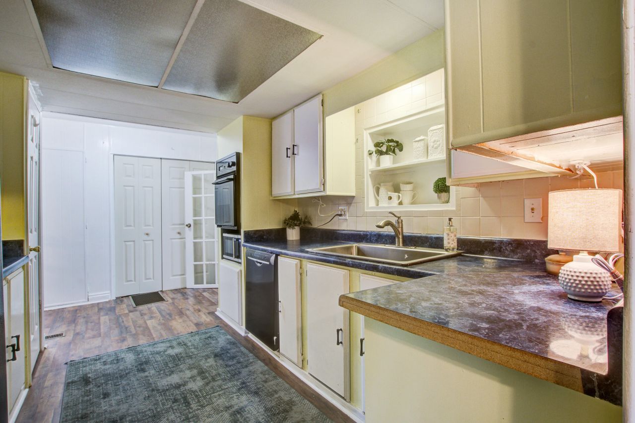 101 Lee Street Photo 8