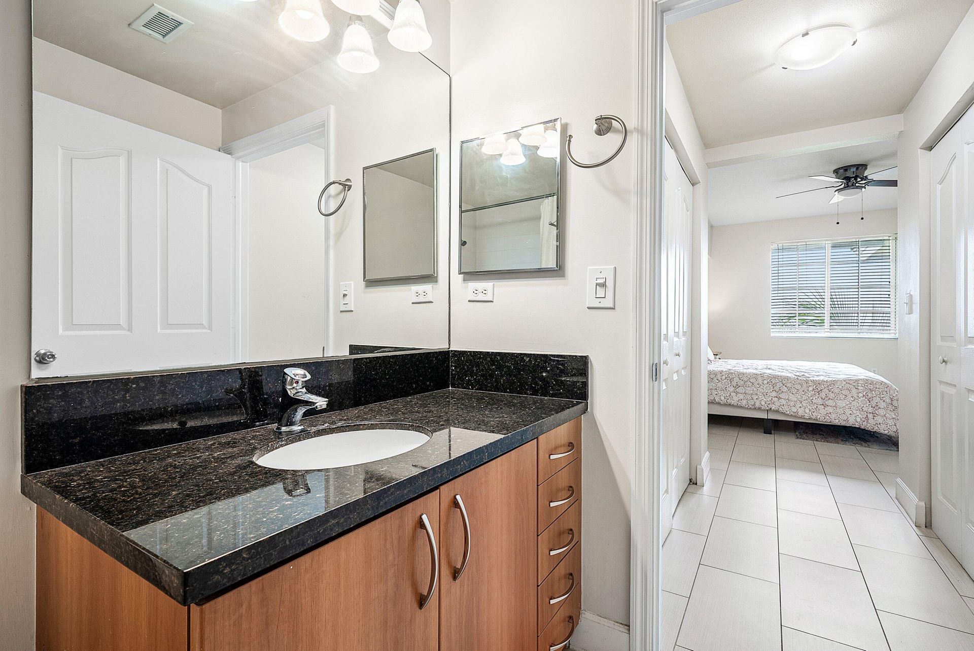 255 NE 3rd Avenue, Unit 2503, Delray Beach, FL 33444 Photo