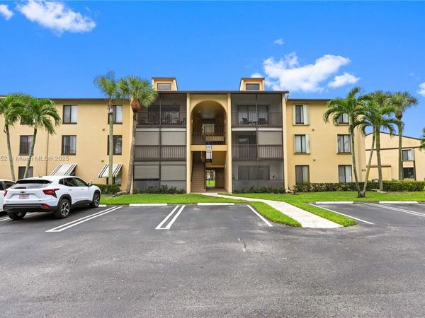 812 Sky Pine Way, Unit C2, Green Acres, FL 33415