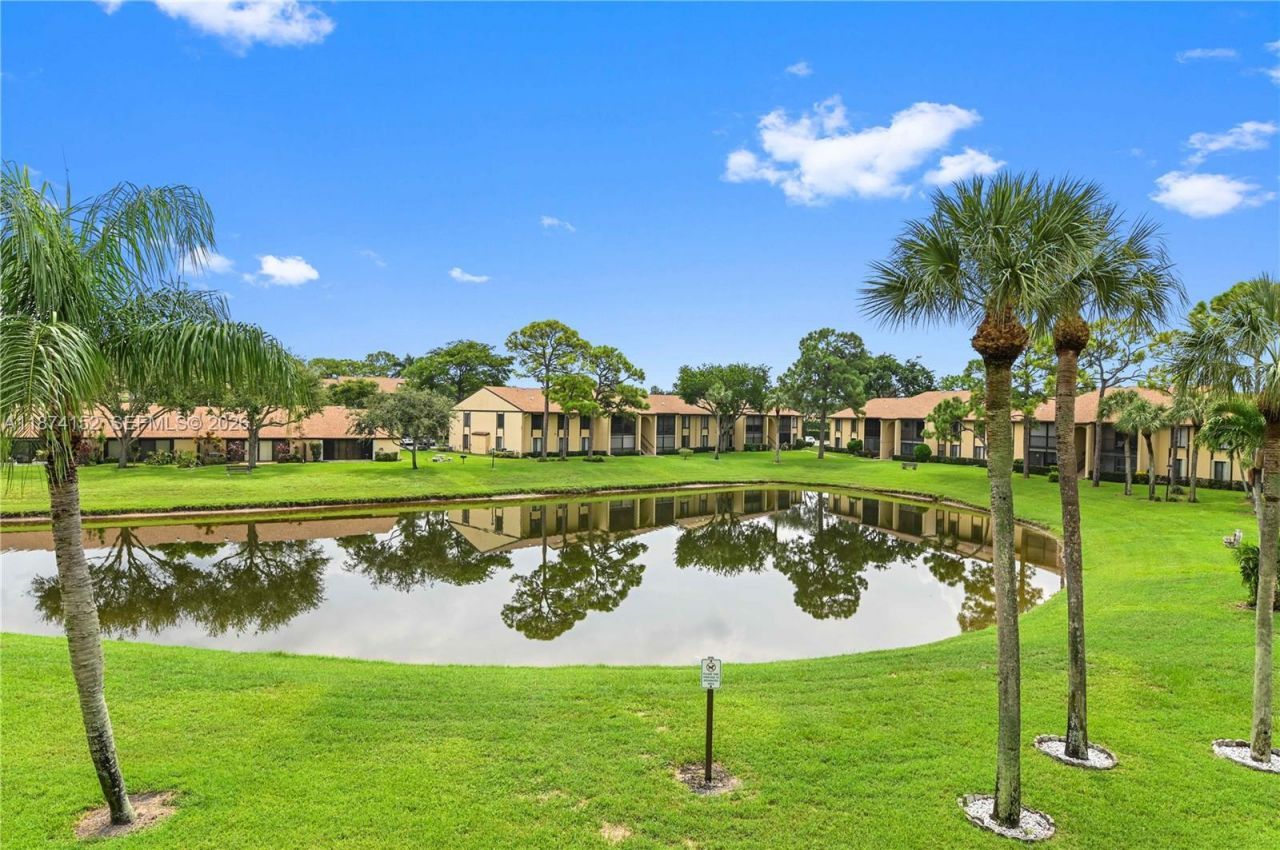 812 Sky Pine Way, Unit C2, Greenacres, FL 33415 Photo
