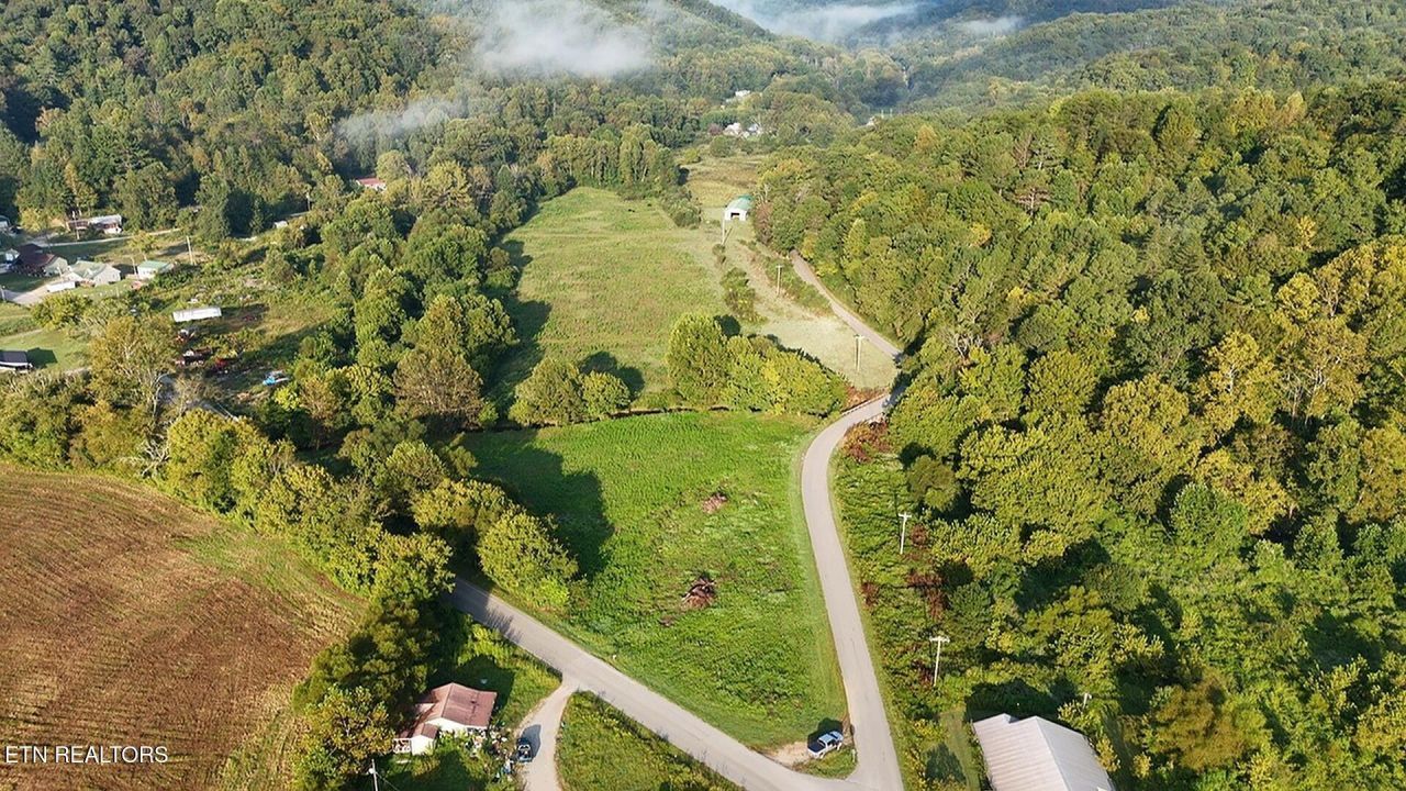 Tunnel Hill Rd, Helenwood, TN 37755 Main Photo