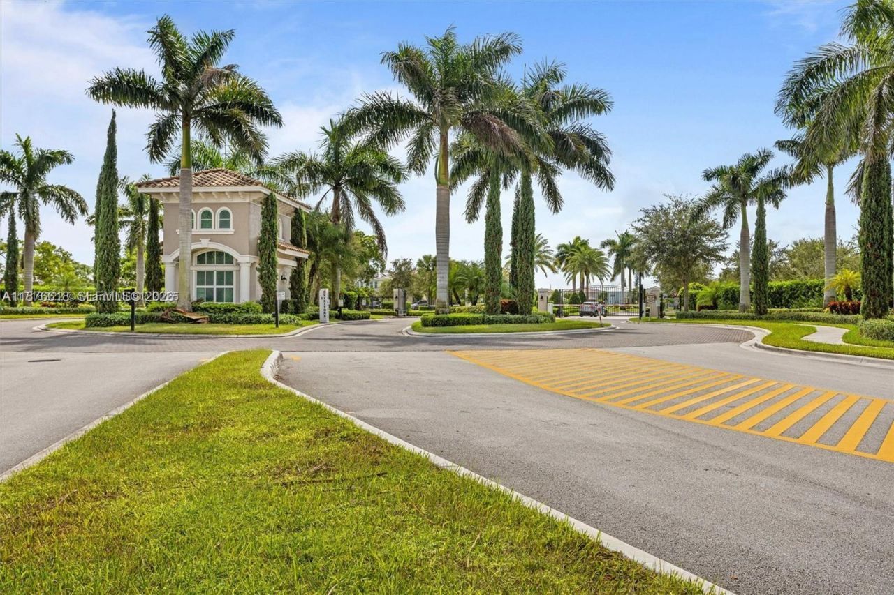 4754 Eucalyptus Dr, Hollywood, FL 33021 Photo