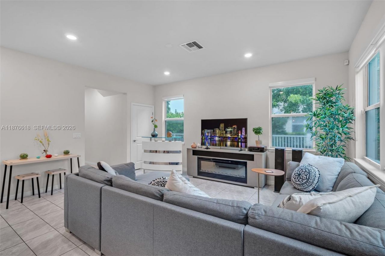 4754 Eucalyptus Dr, Hollywood, FL 33021 Photo