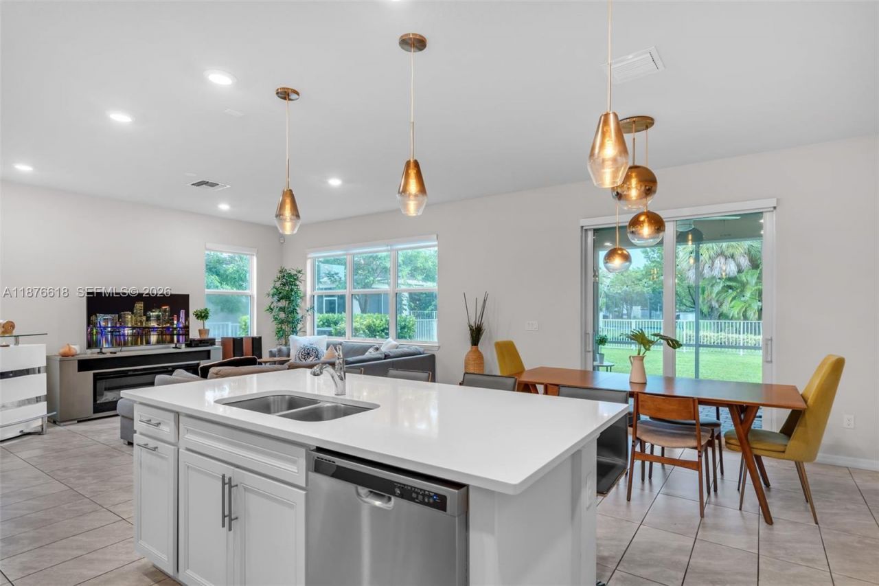 4754 Eucalyptus Dr, Hollywood, FL 33021 Photo