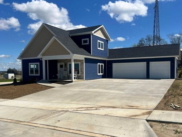 2306 Tiffany Court, Dubuque, IA 52001