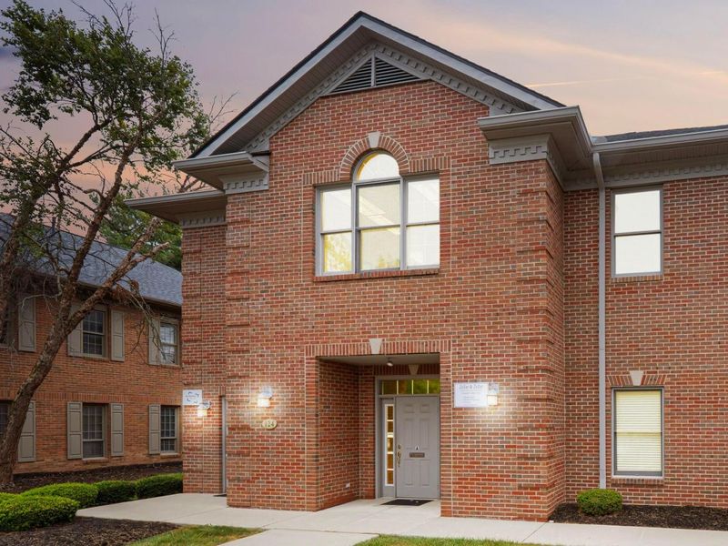 124 Dorchester Square S, Westerville, OH 43081 Photo 1