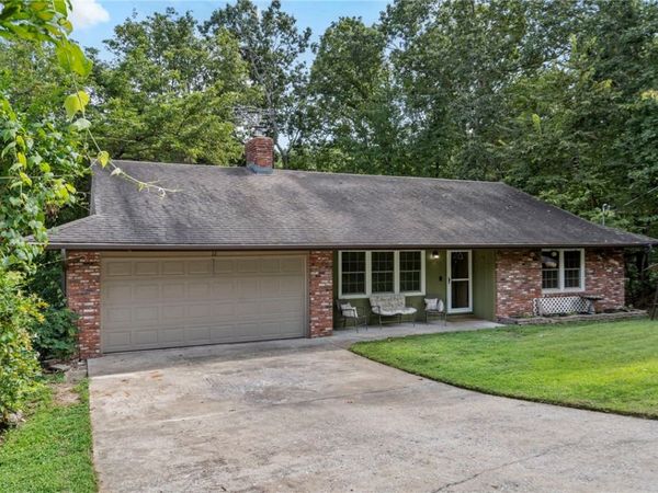 22 Hatcher Drive, Bella Vista, AR 72715