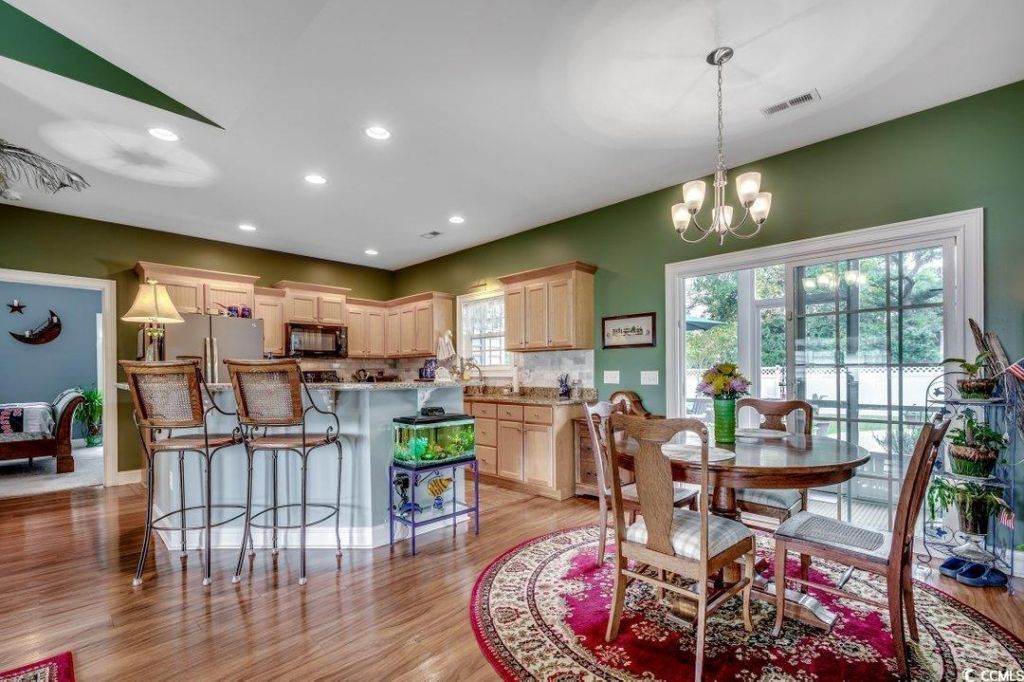 313 Basswood Ct. Photo 9