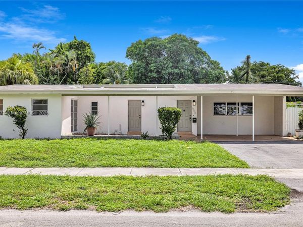 650 NE 178 St, Miami, FL 33162