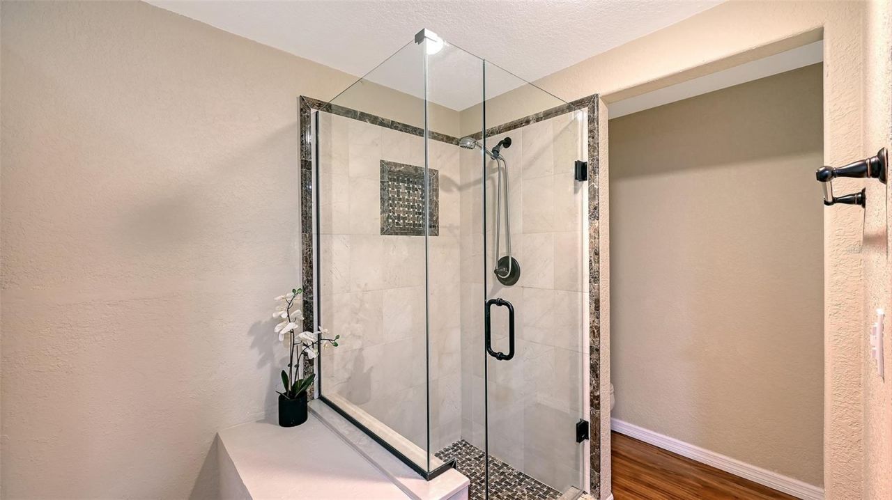 7340 Golf Pointe Circle, Sarasota, FL 34243 Photo