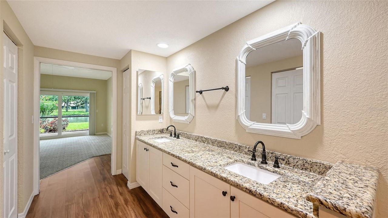7340 Golf Pointe Circle, Sarasota, FL 34243 Photo