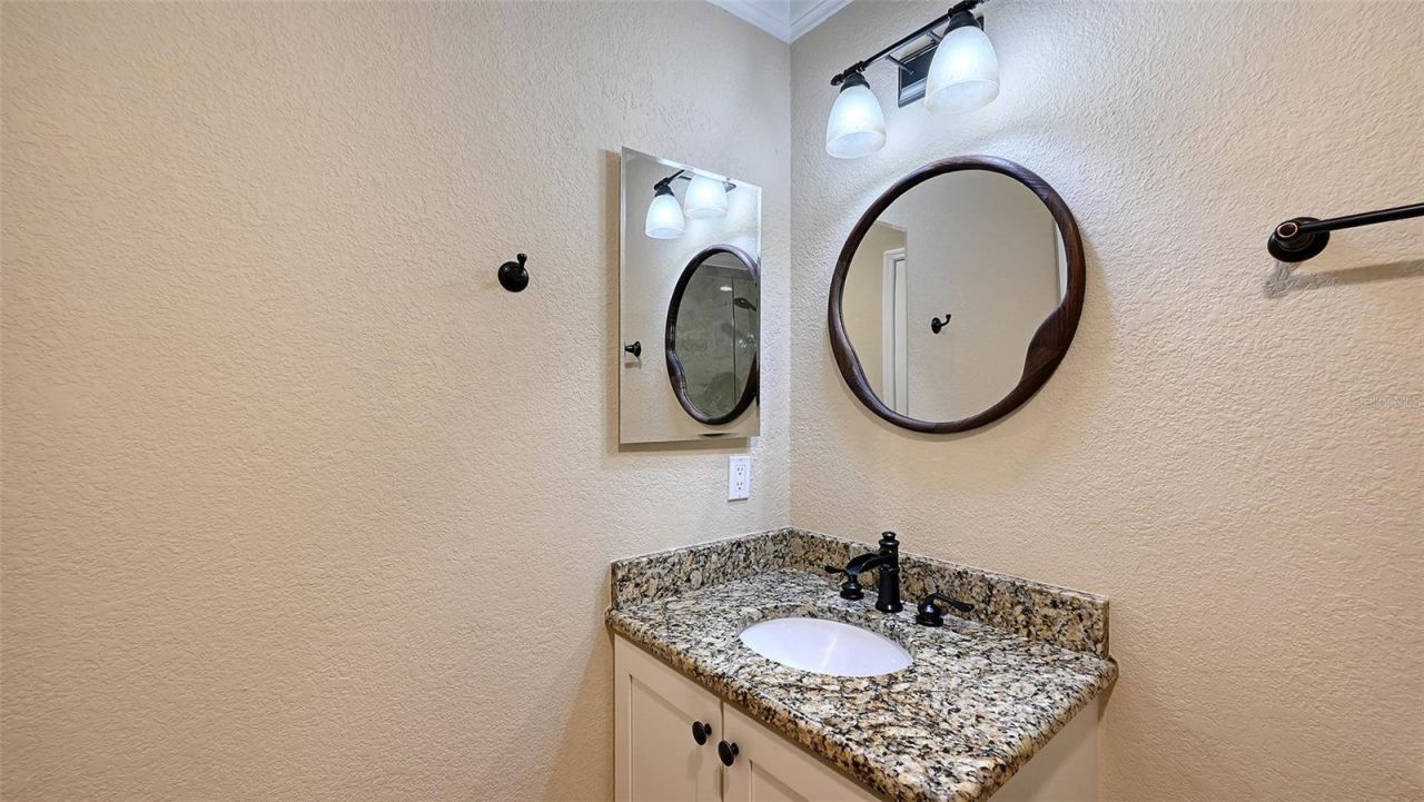 7340 Golf Pointe Circle, Sarasota, FL 34243 Photo