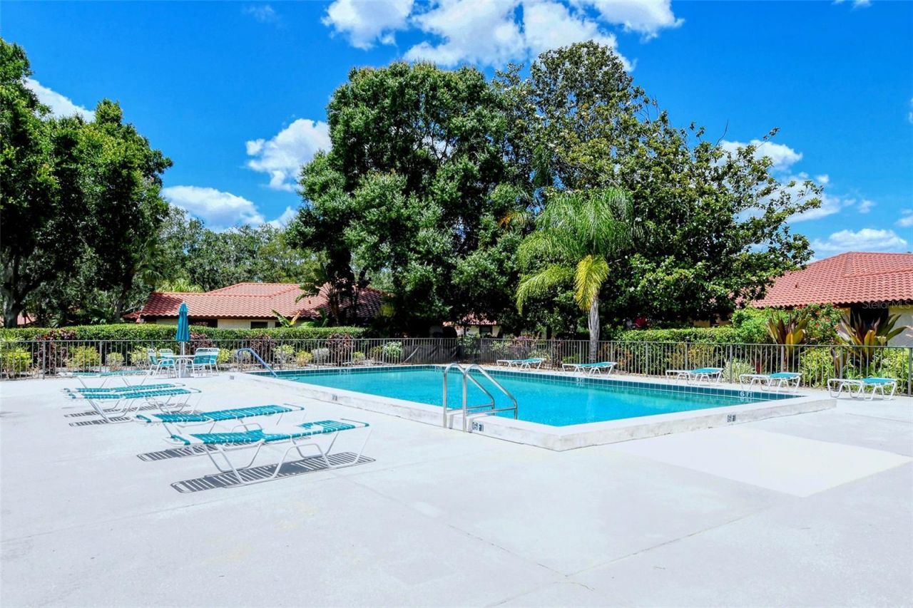 7340 Golf Pointe Circle, Sarasota, FL 34243 Photo