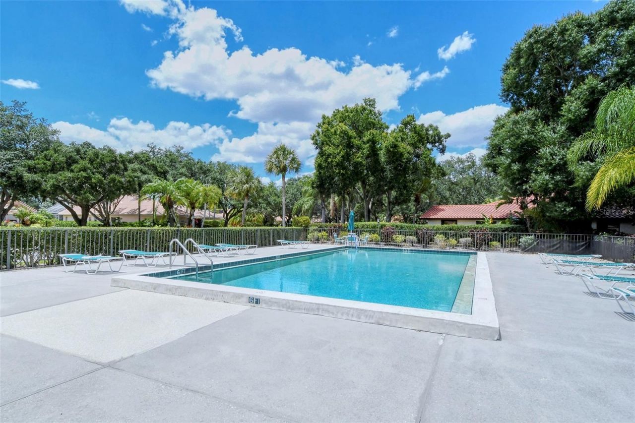 7340 Golf Pointe Circle, Sarasota, FL 34243 Photo