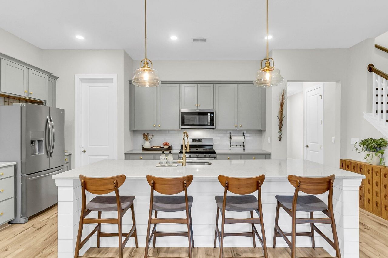 3046 Emma Lane Photo 5