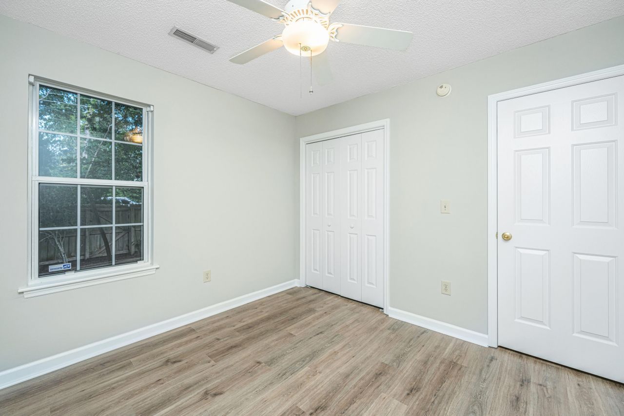 486 Cessna Avenue Photo 31