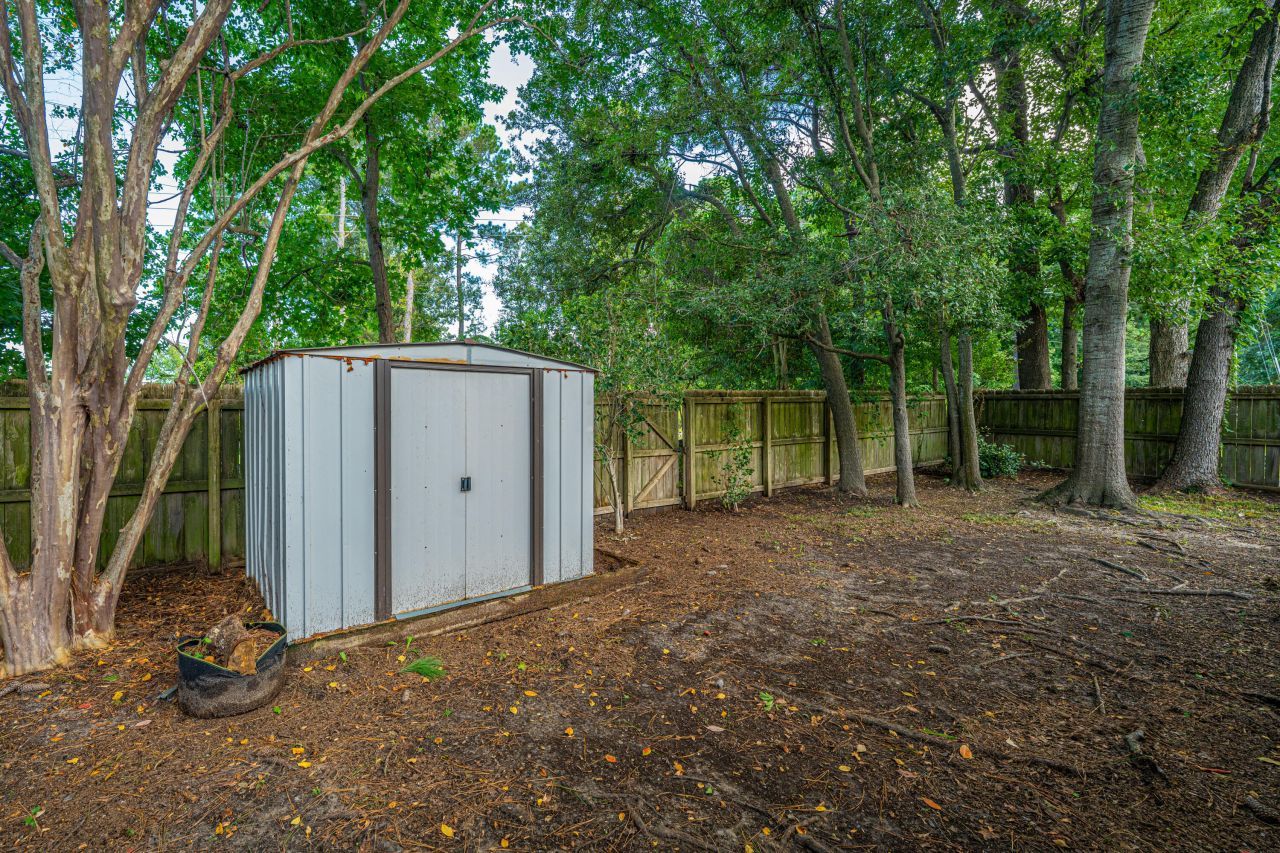 486 Cessna Avenue Photo 35