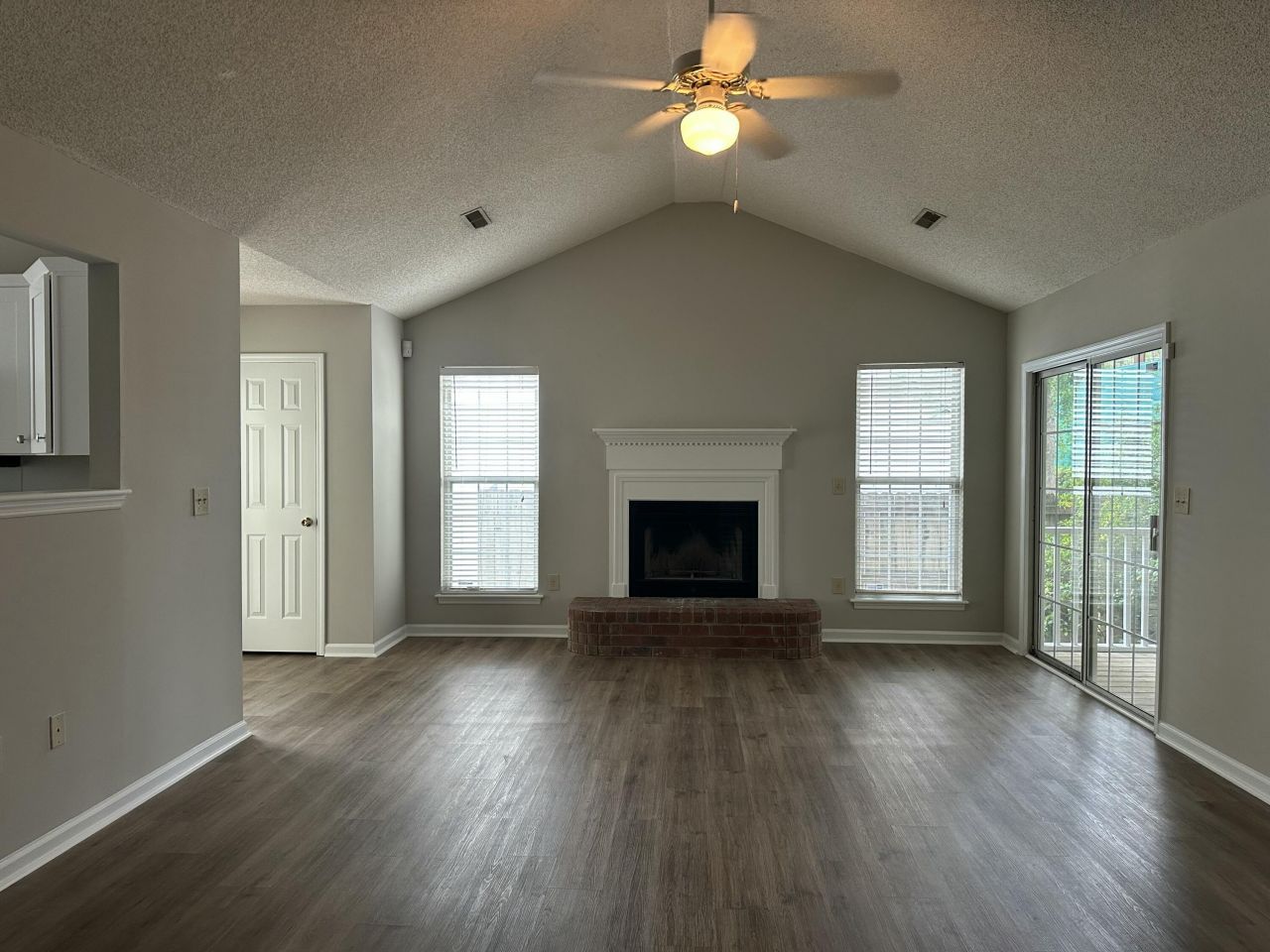 486 Cessna Avenue Photo 41