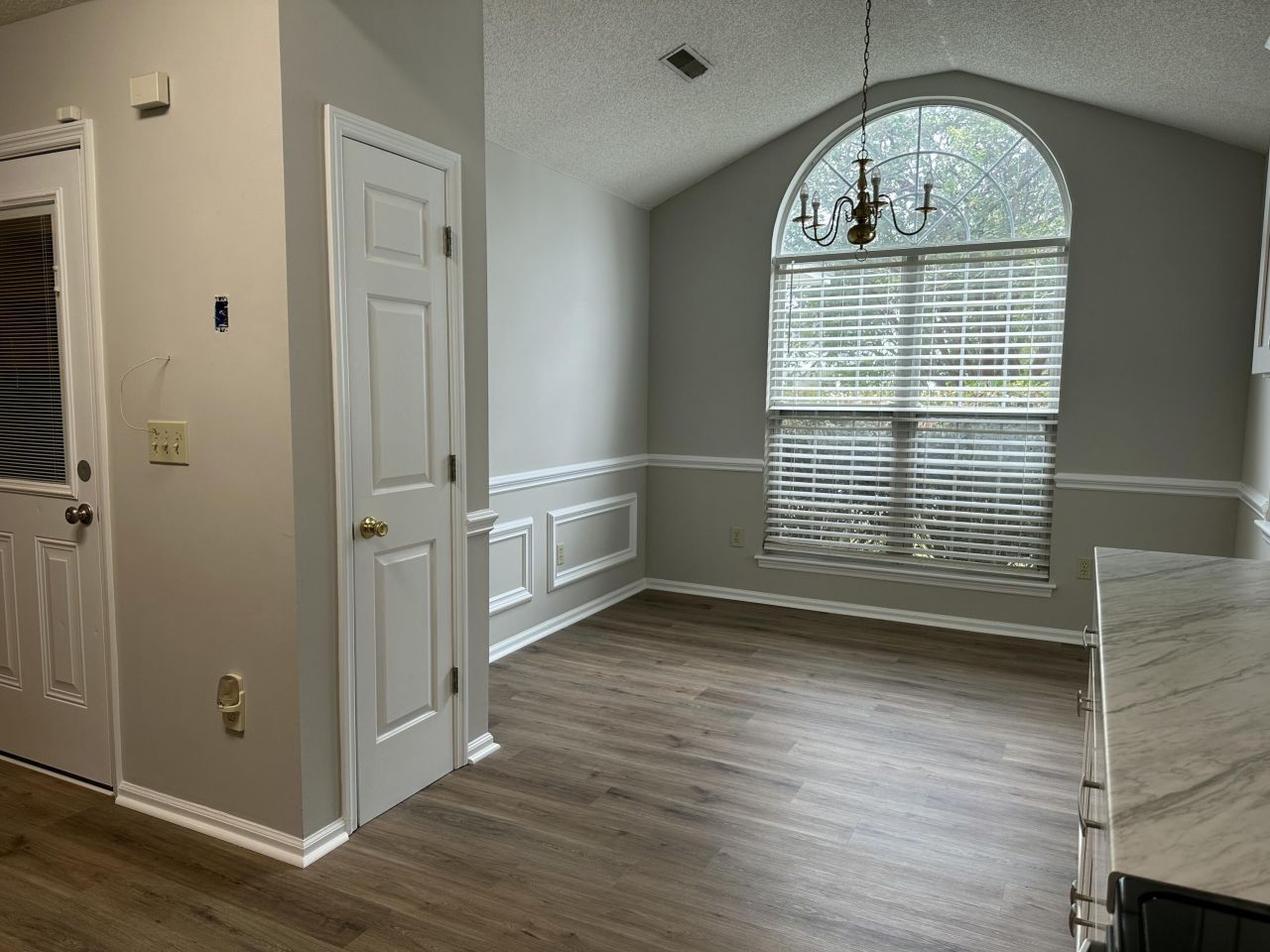 486 Cessna Avenue Photo 45