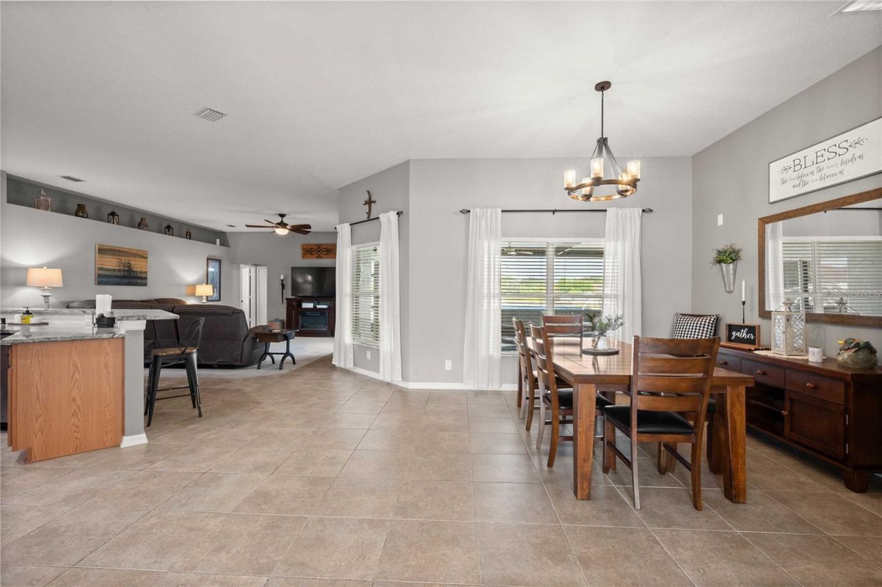 1552 Avondale Ridge Drive, Plant City, FL 33567 Photo