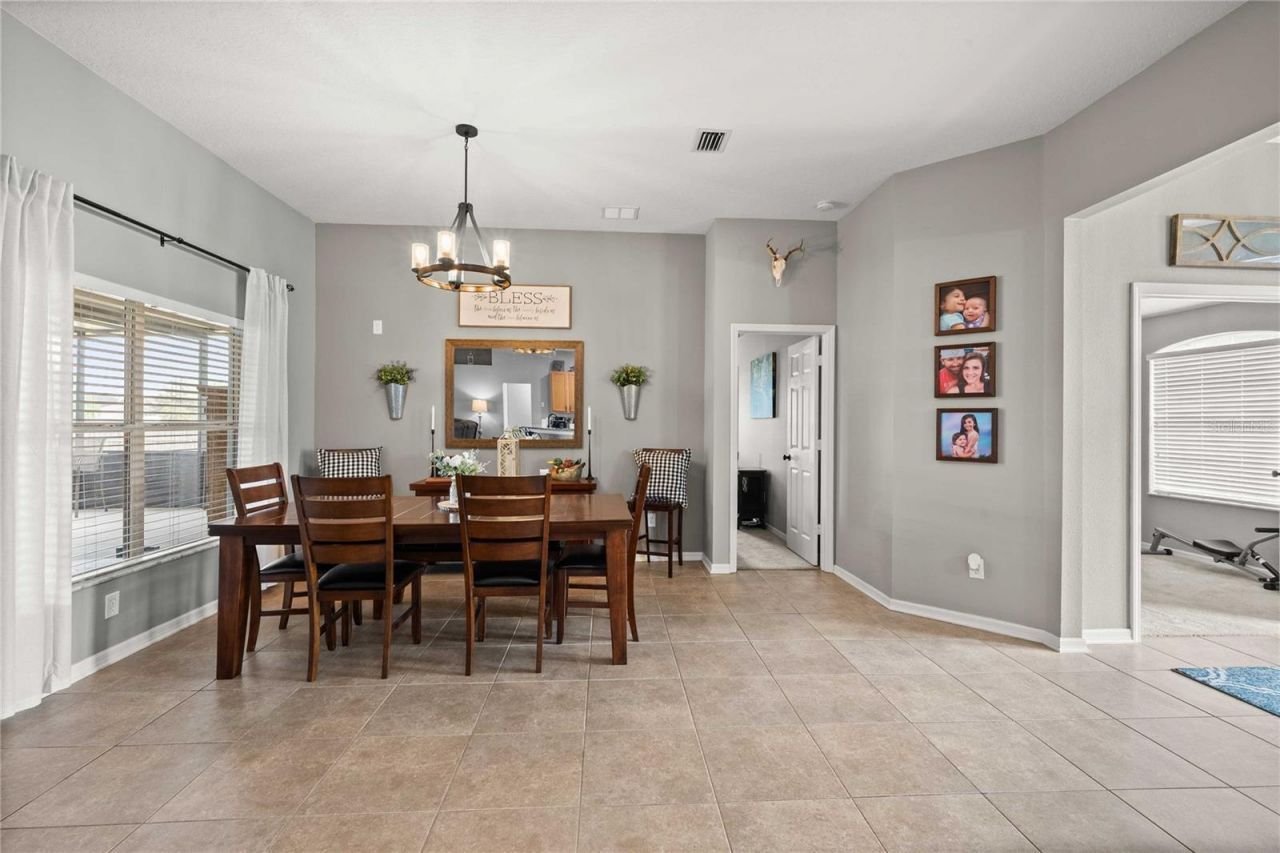 1552 Avondale Ridge Drive, Plant City, FL 33567 Photo