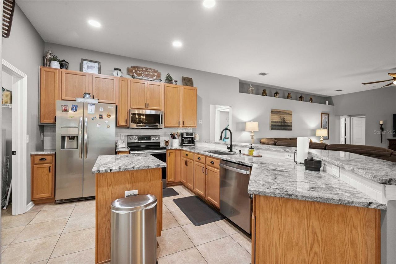 1552 Avondale Ridge Drive, Plant City, FL 33567 Photo