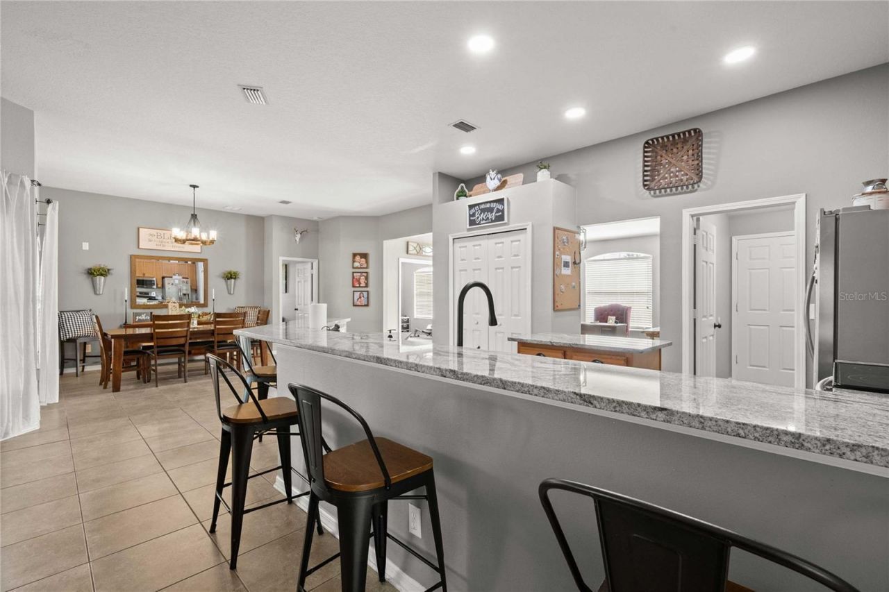 1552 Avondale Ridge Drive, Plant City, FL 33567 Photo