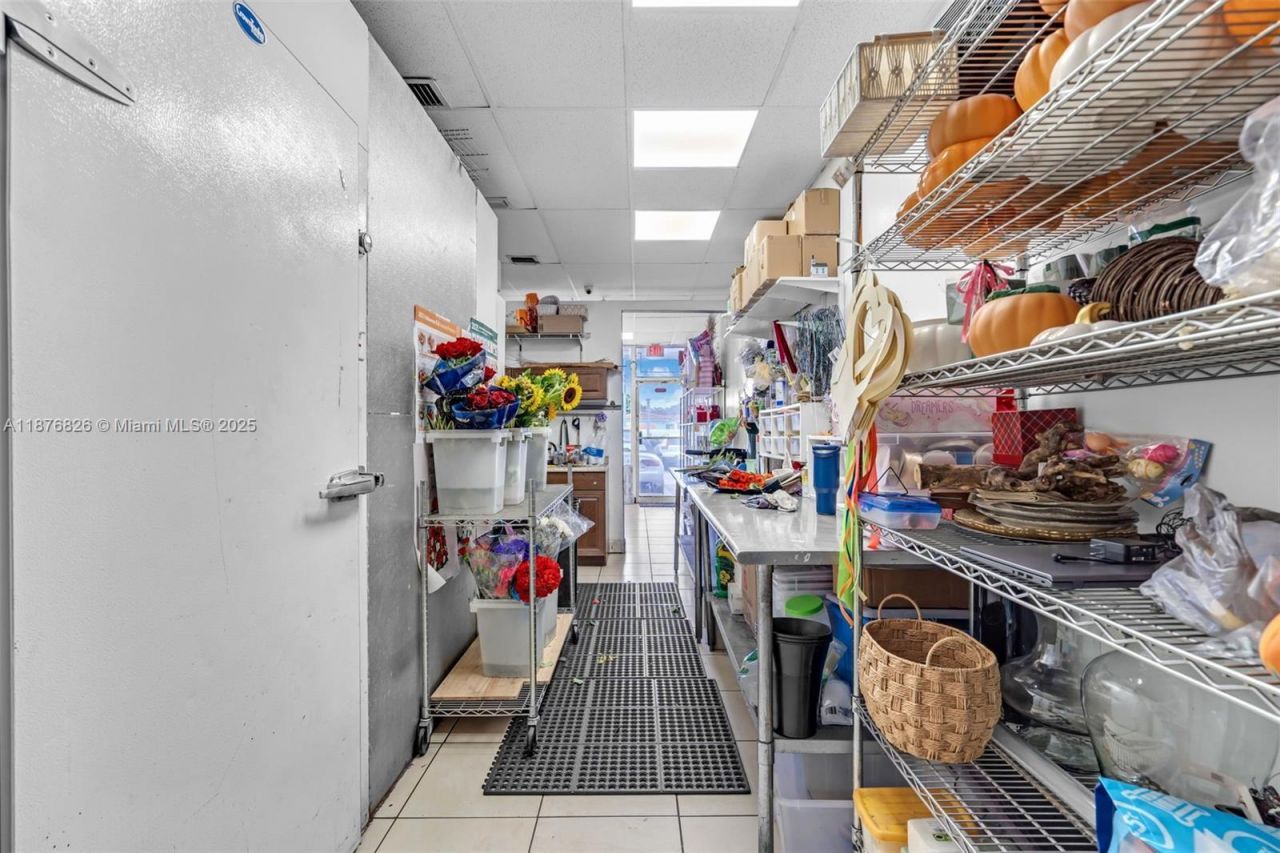 7147 SW 8th St, Miami, FL 33144 Photo