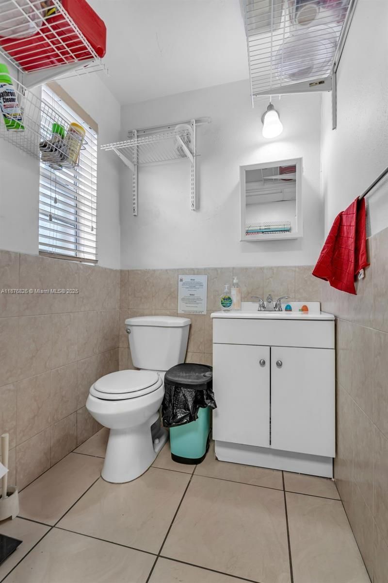 7147 SW 8th St, Miami, FL 33144 Photo