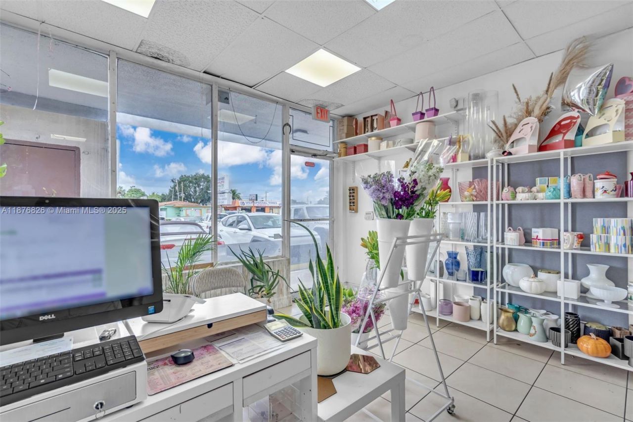 7147 SW 8th St, Miami, FL 33144 Photo