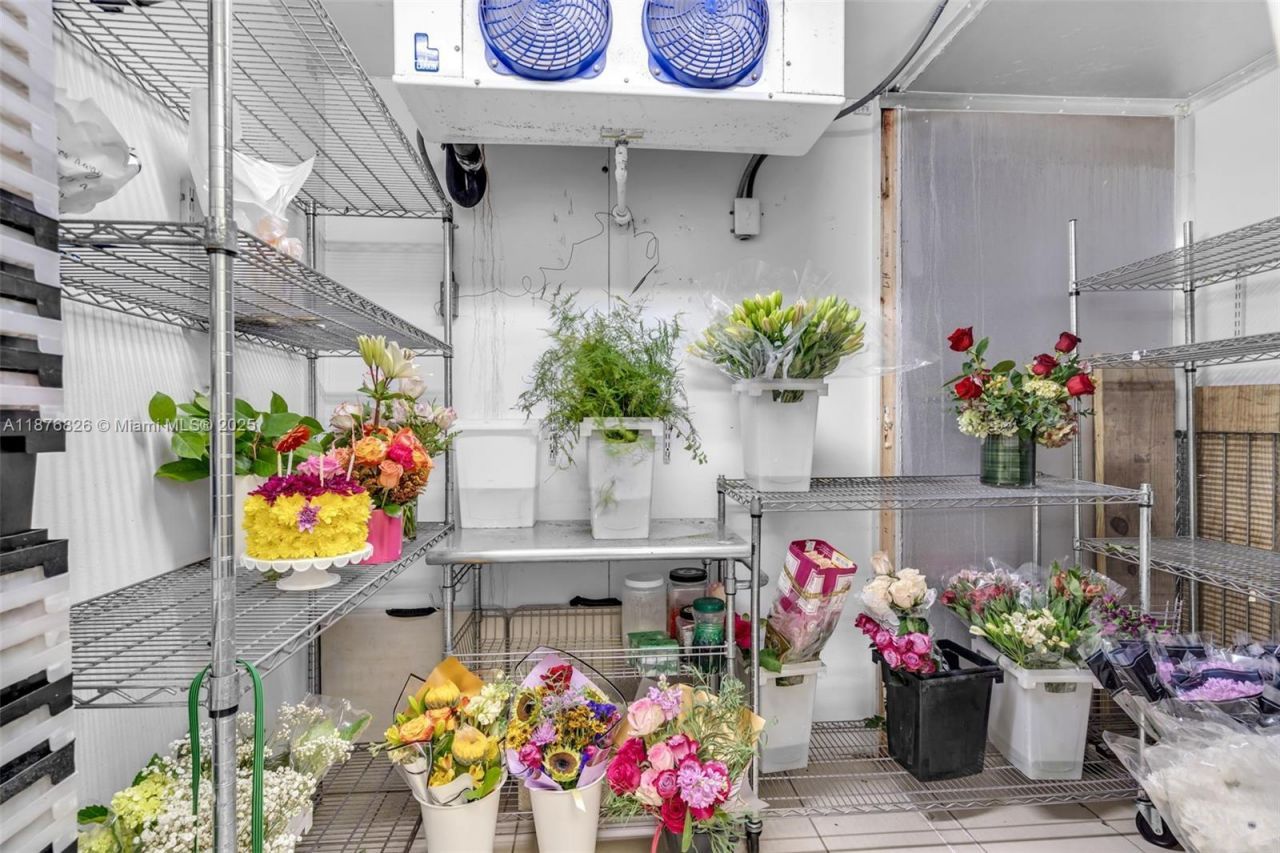 7147 SW 8th St, Miami, FL 33144 Photo