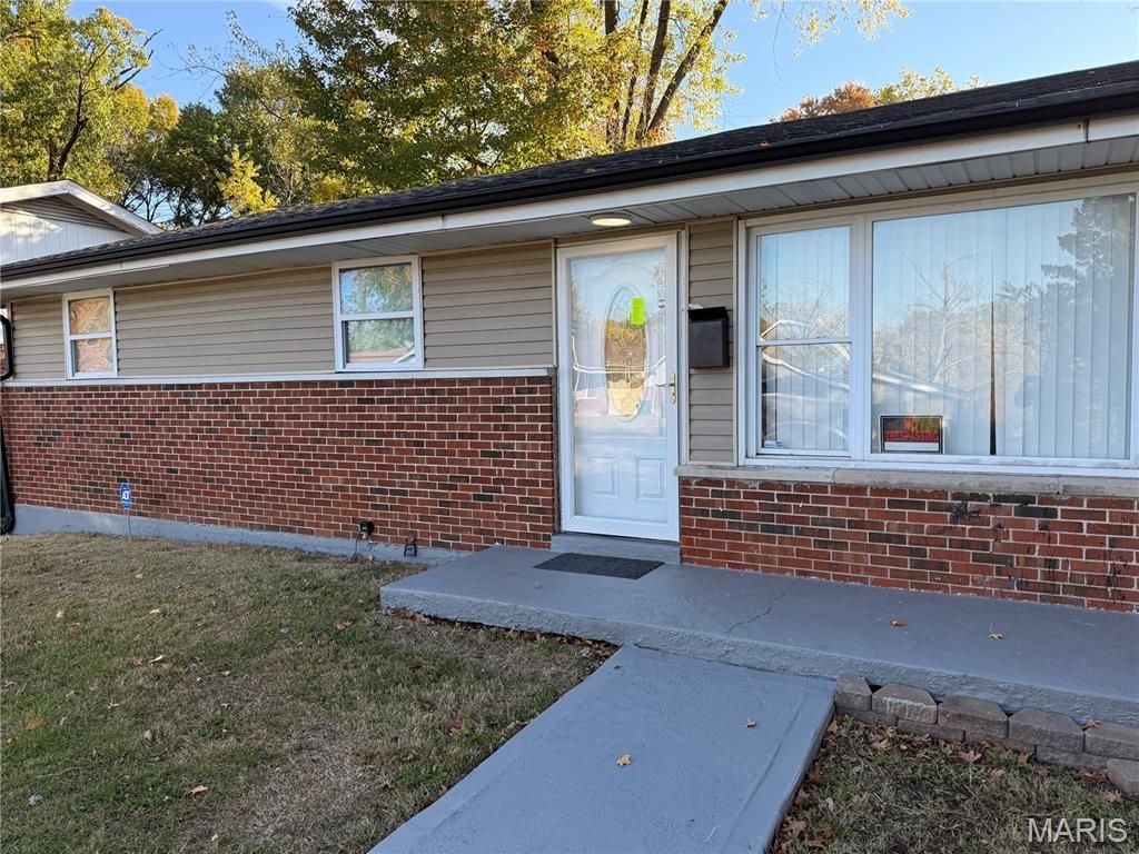 9800 Cambria Drive, Moline Acres, MO 63136 Main Photo