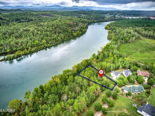 152 Pineberry East Rd, Oak Ridge, TN 37830