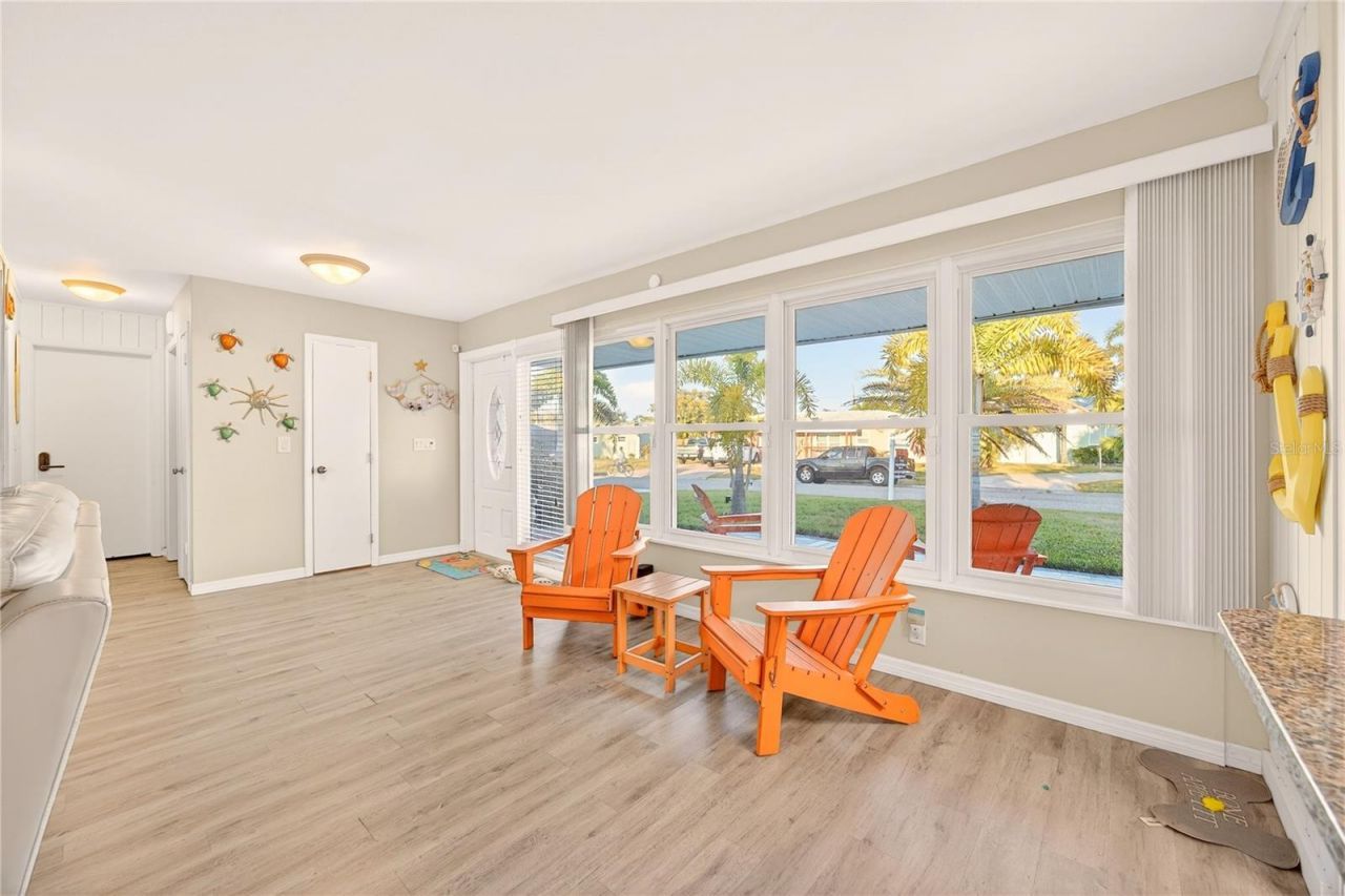 5235 40th Street S, Saint Petersburg, FL 33711 Photo