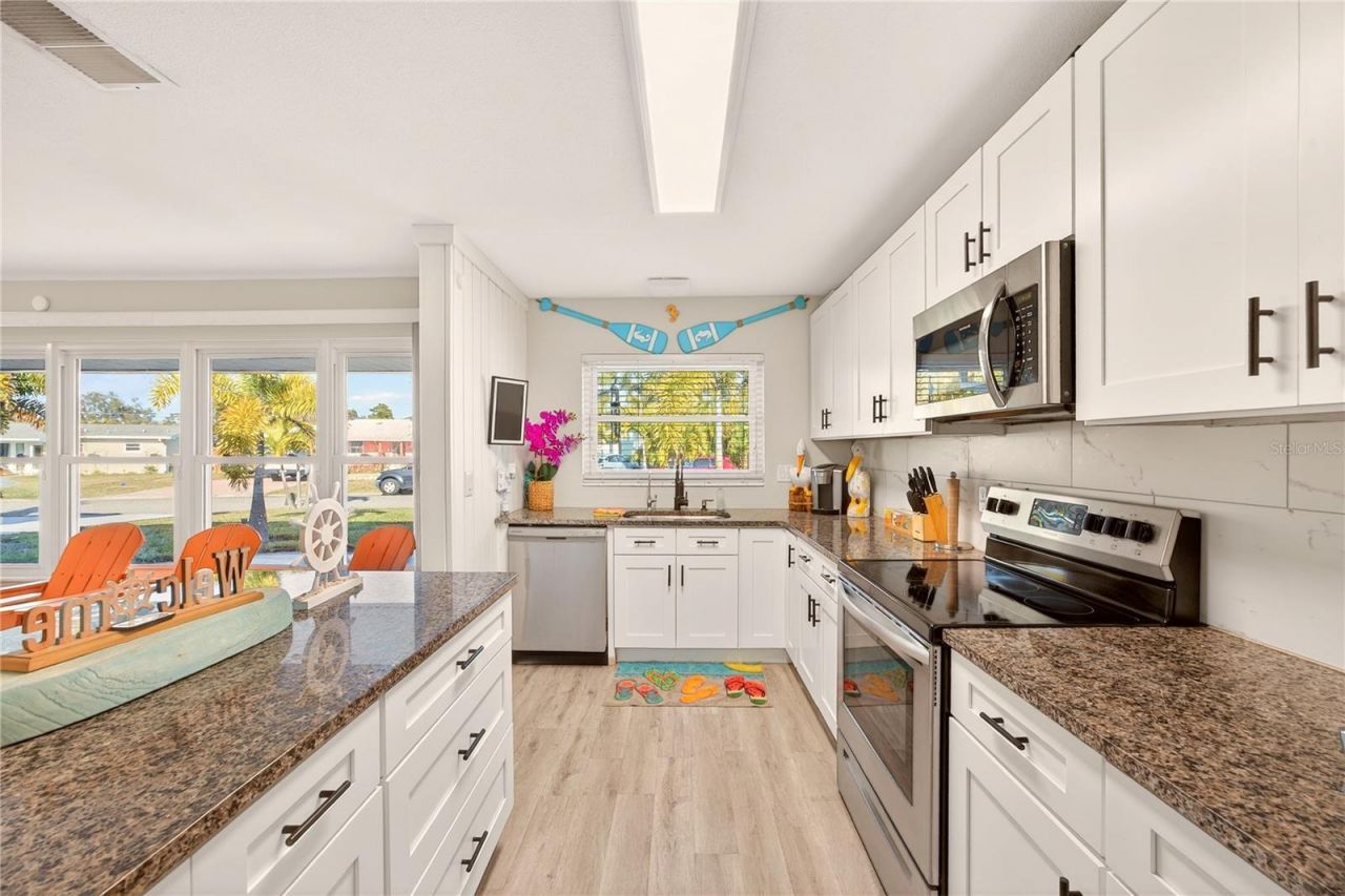 5235 40th Street S, Saint Petersburg, FL 33711 Photo