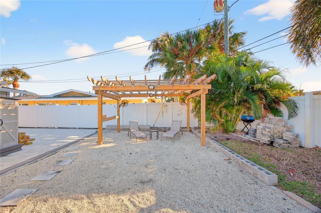 5235 40th Street S, Saint Petersburg, FL 33711 Photo