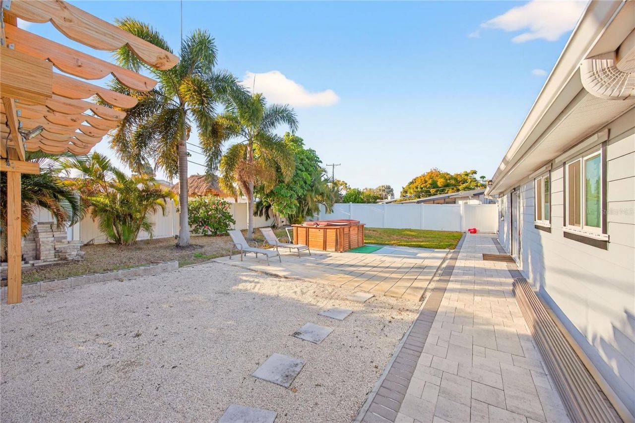 5235 40th Street S, Saint Petersburg, FL 33711 Photo
