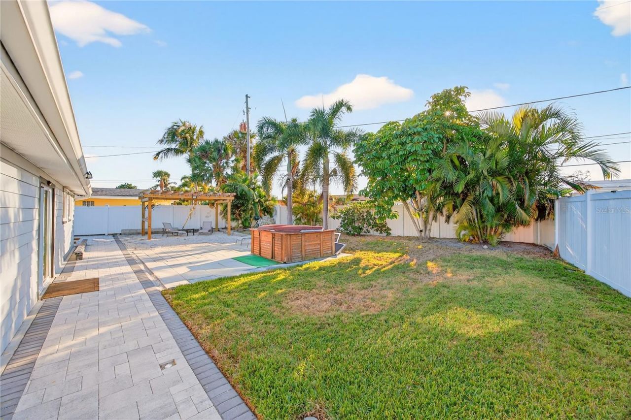 5235 40th Street S, Saint Petersburg, FL 33711 Photo